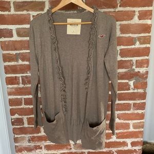 Hollister Co boyfriend sweater w ruffle S
